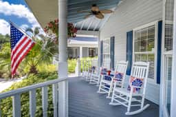 Heated Pool Riverfront / Ferry to Beach /Game Room
