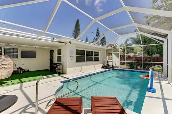 Olympic Oasis | GYM • POOL • GAMES • BBQ • GAINS