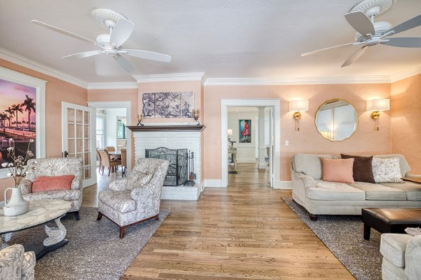 How Do Holmes Beach Oceanfront Vacation Rentals Redefine Coastal Luxury?